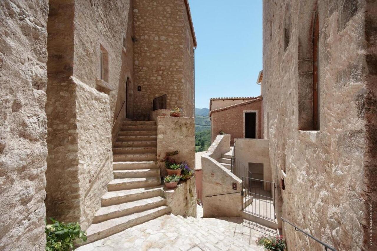 Castello Di Postignano Hotel Sellano Exterior photo